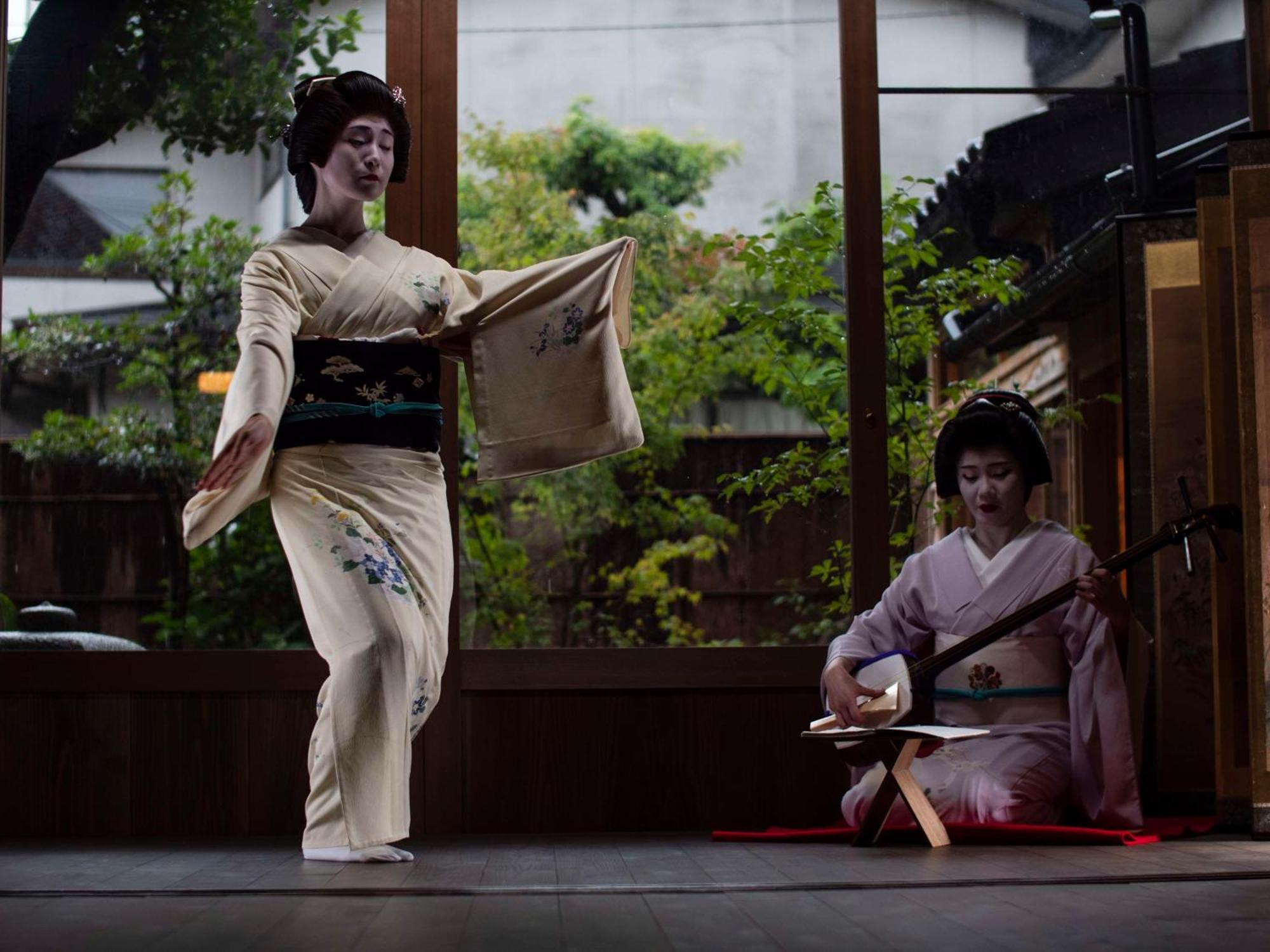Hyatt Centric Kanazawa Exterior foto A scene from a traditional Japanese dance